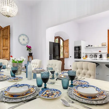 Вилла Silvia By Posarellivillas