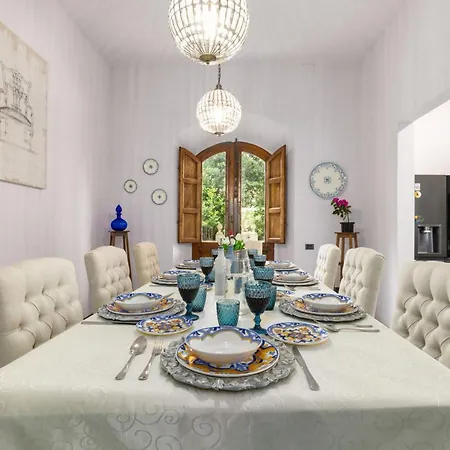 Вилла Silvia By Posarellivillas